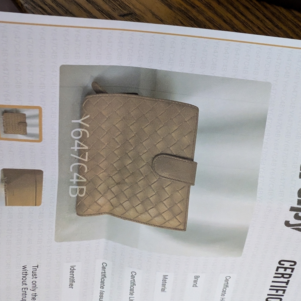 BOTTEGA VENETA Intrecciato Leather Wallet - Picture 8 of 8